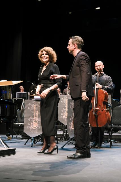 Fanny Ardant in Cassandre — photo 154